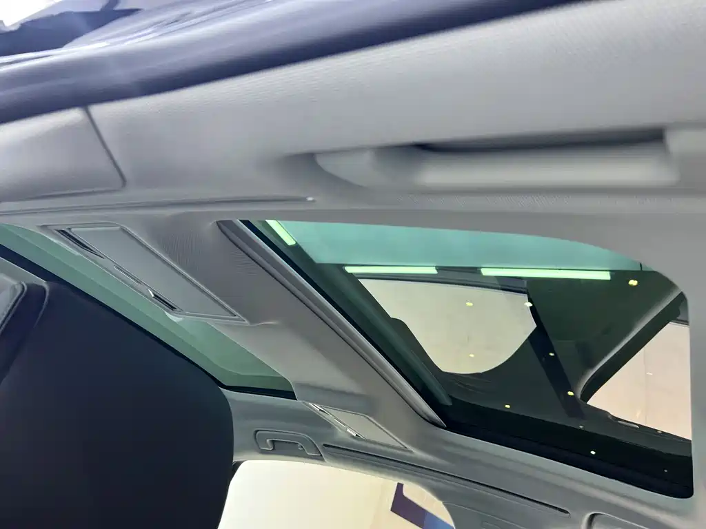 Audi A8 — миниатюра 10