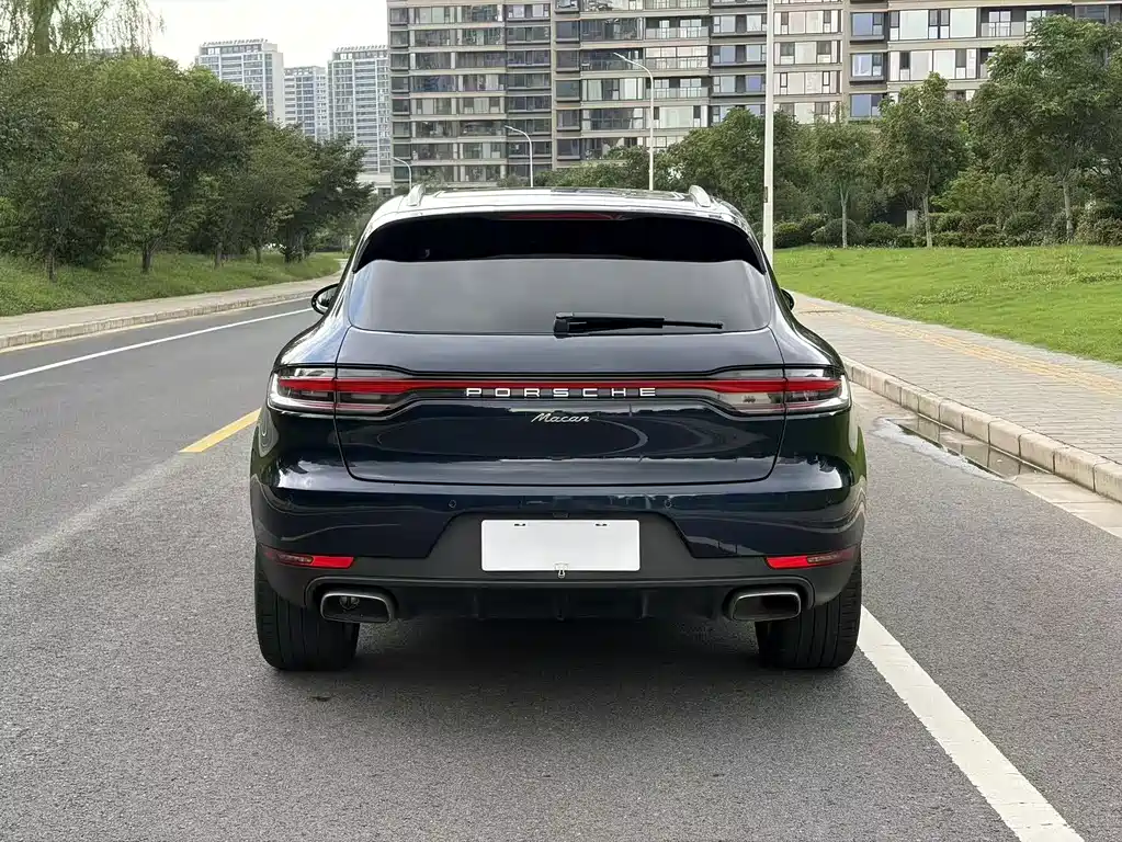 Porsche Macan — миниатюра 4