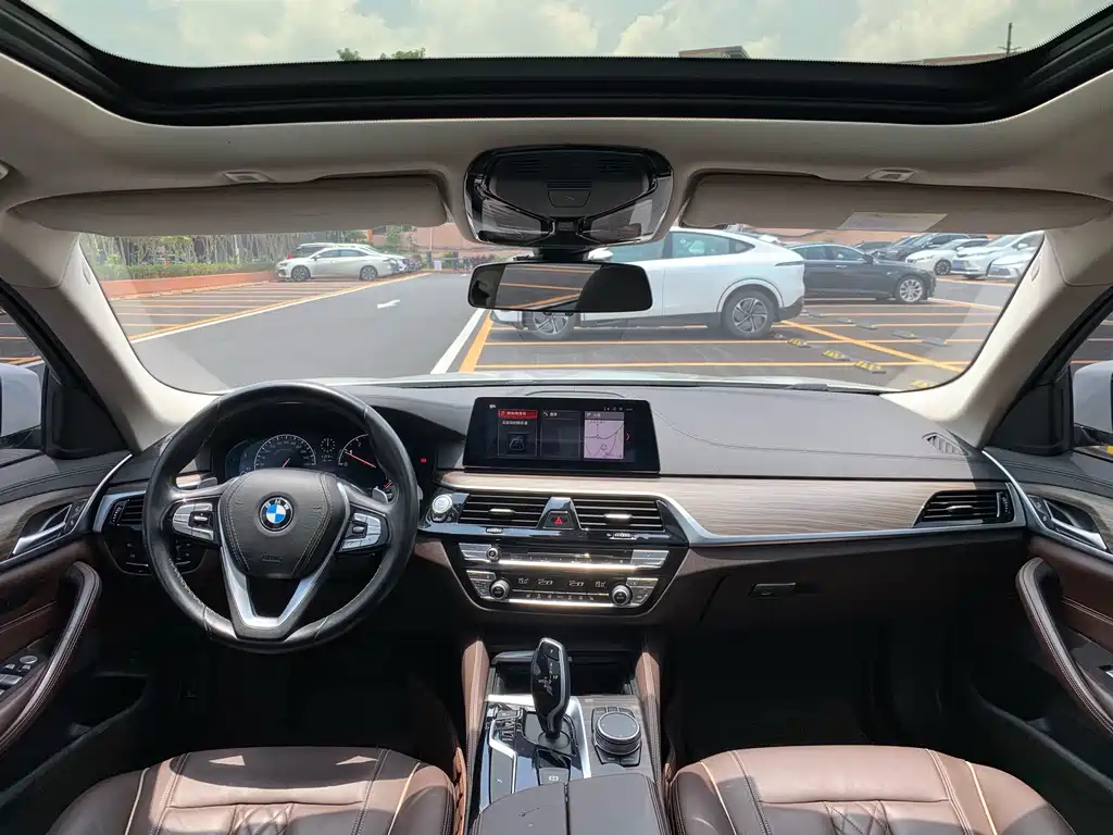 BMW 5 Series — миниатюра 32