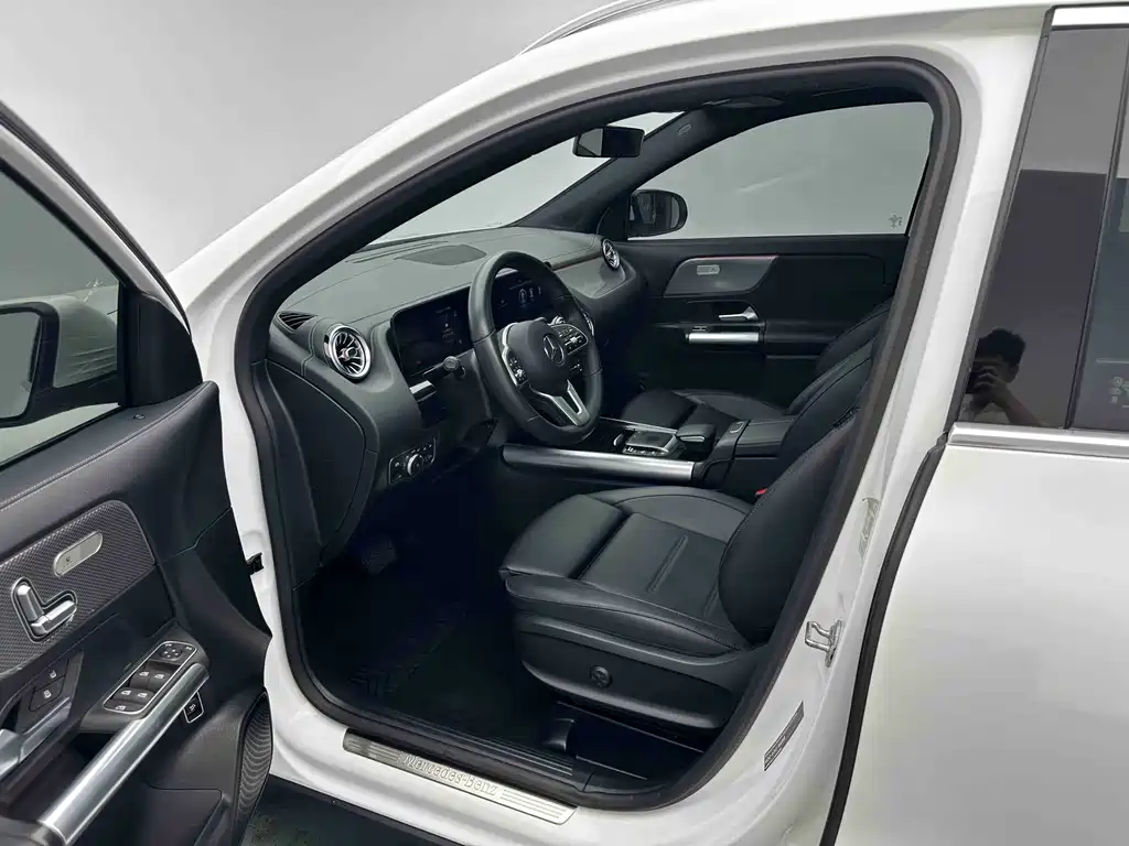 Mercedes-Benz GLA — миниатюра 9