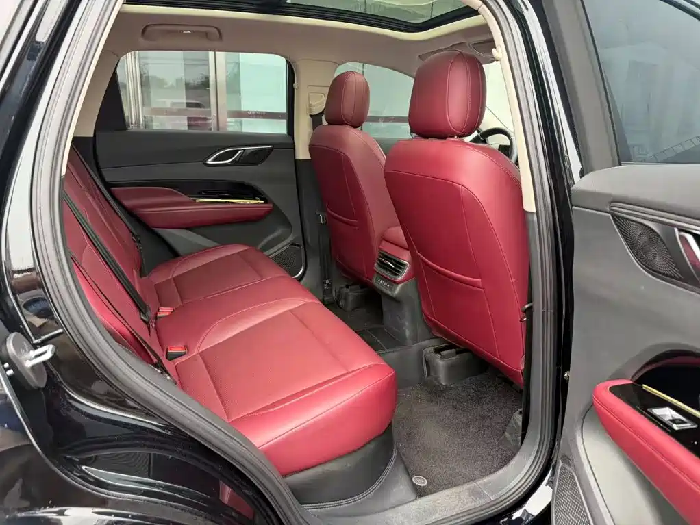 Hongqi Hongqi HS3 PHEV — миниатюра 10