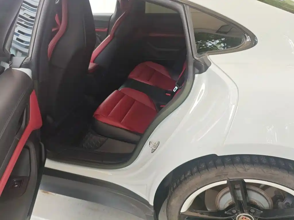Porsche Taycan — миниатюра 8