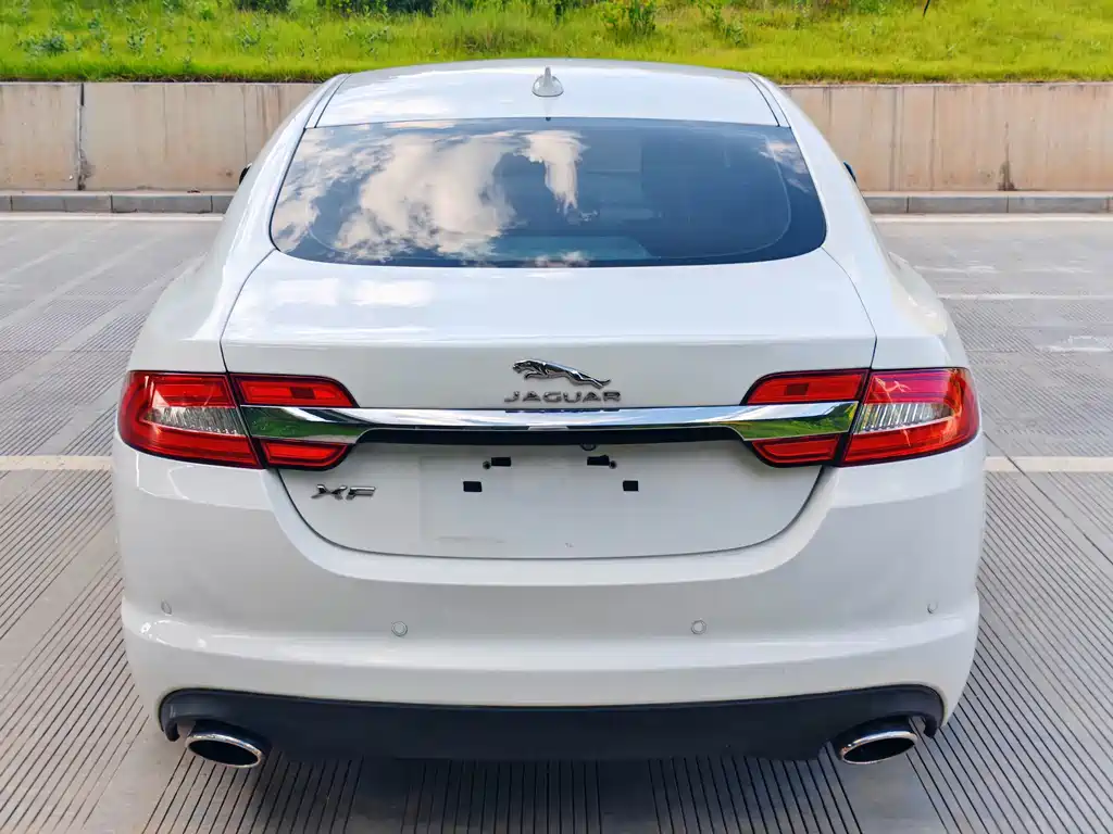 Jaguar XF — миниатюра 6