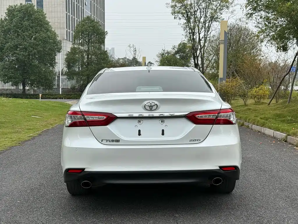 TOYOTA CAMRY