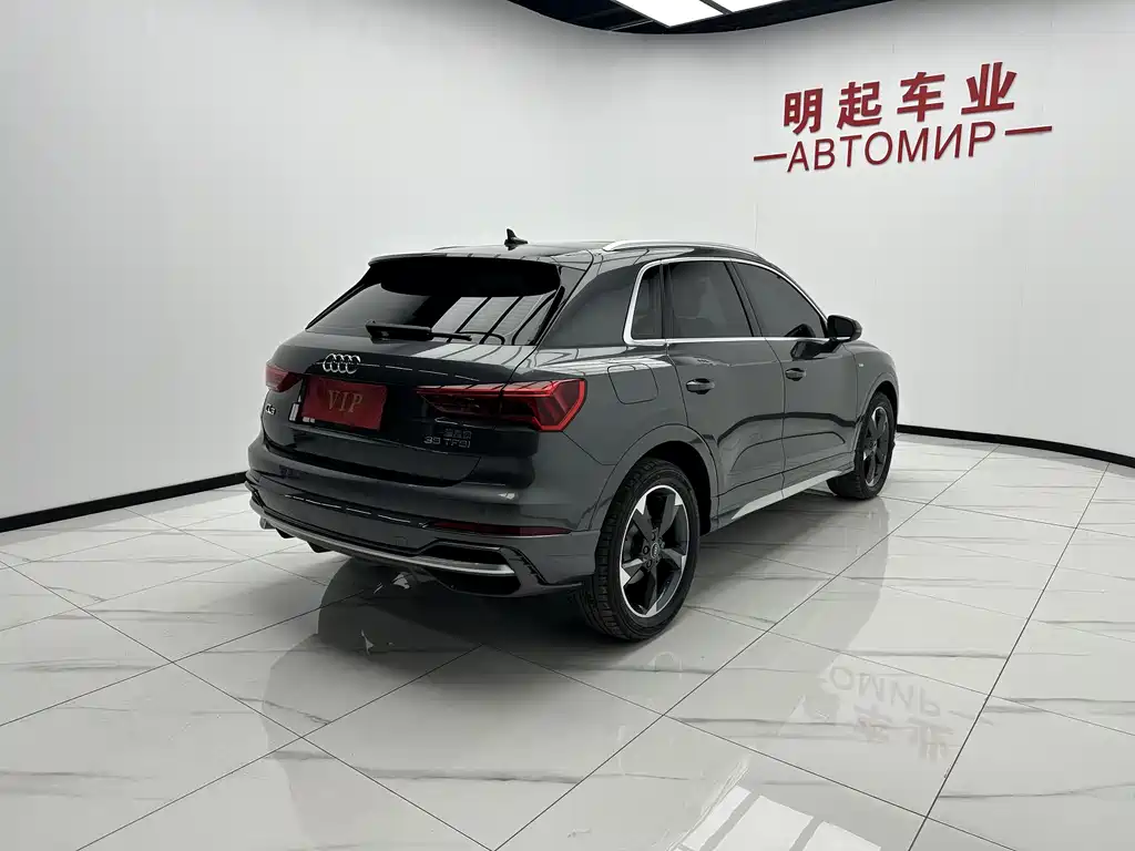 Audi Q3 2023 35 TFSI Fashion (1.4T)