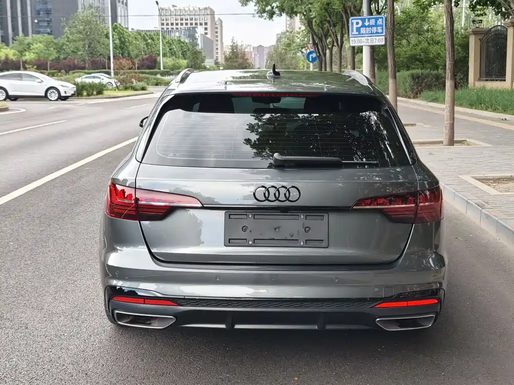 Audi A4 2024 Avant 40 TFSI Fashion Sport