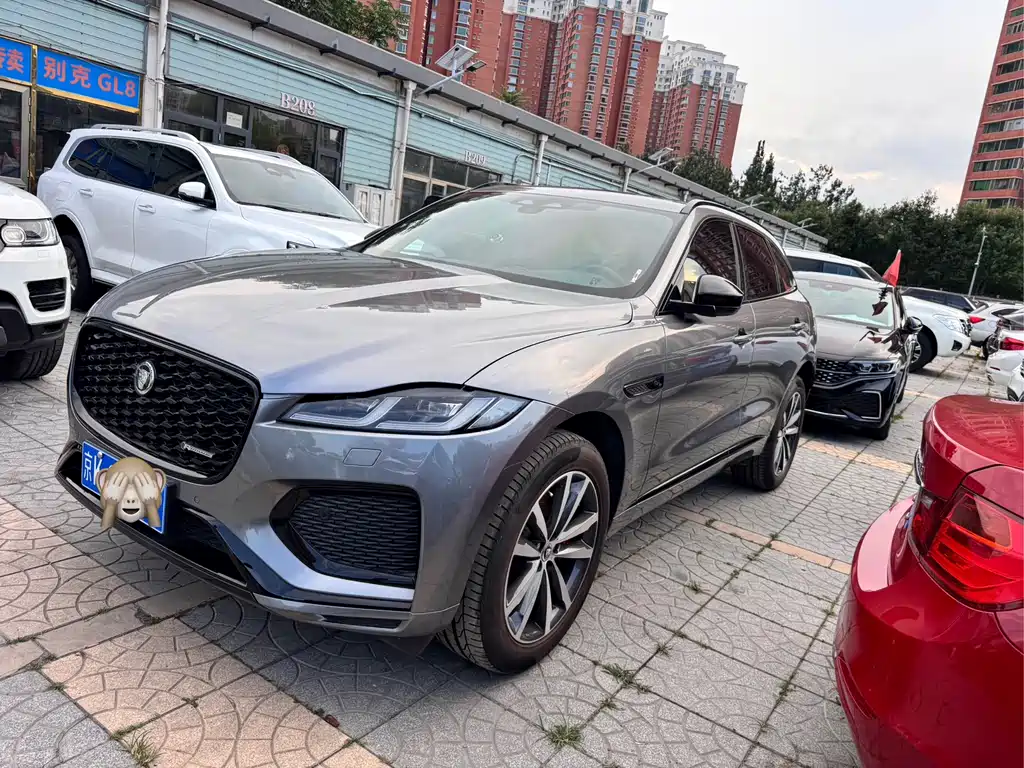 Jaguar F-PACE