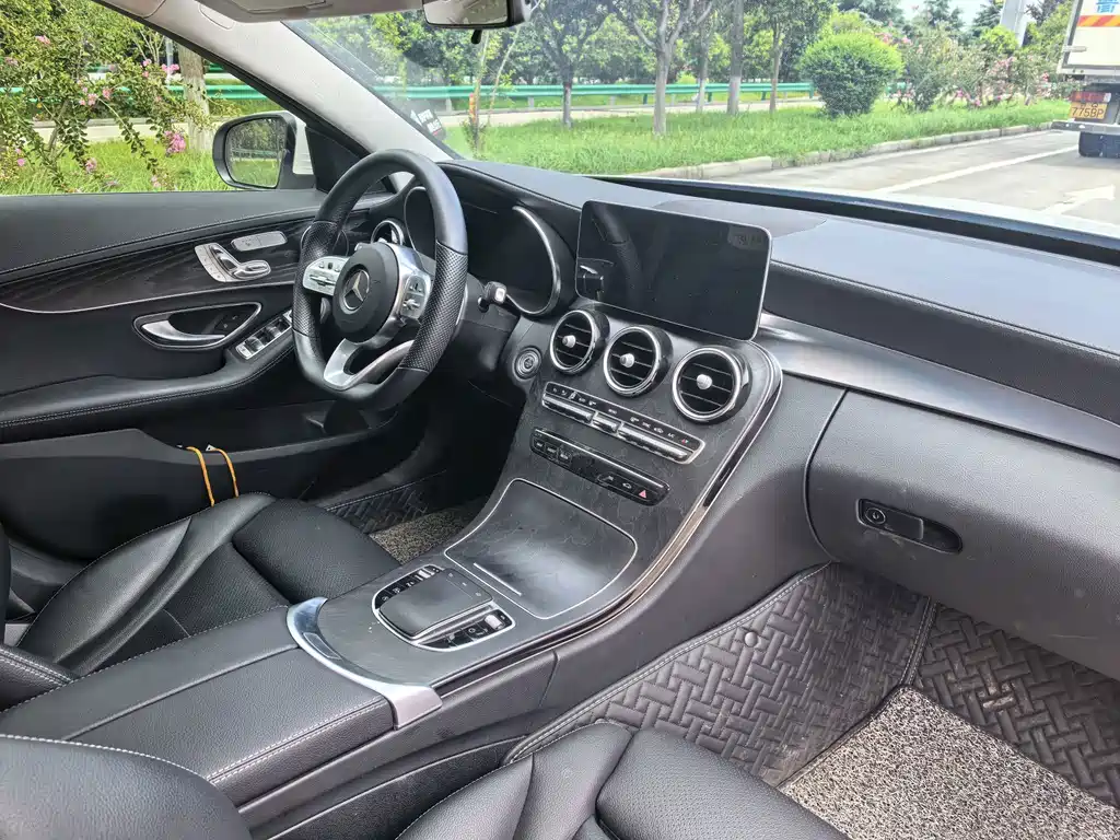 Mercedes-Benz C-Class — миниатюра 6