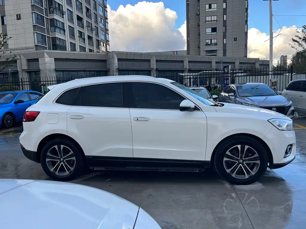 Borgward BX7 — миниатюра 4