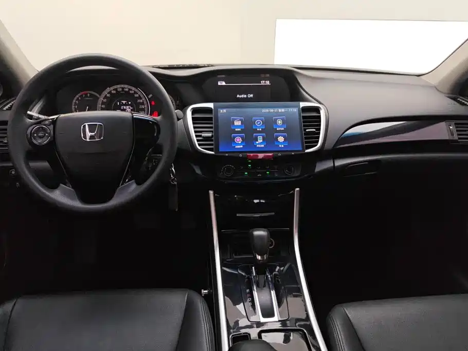 Honda Accord — миниатюра 12