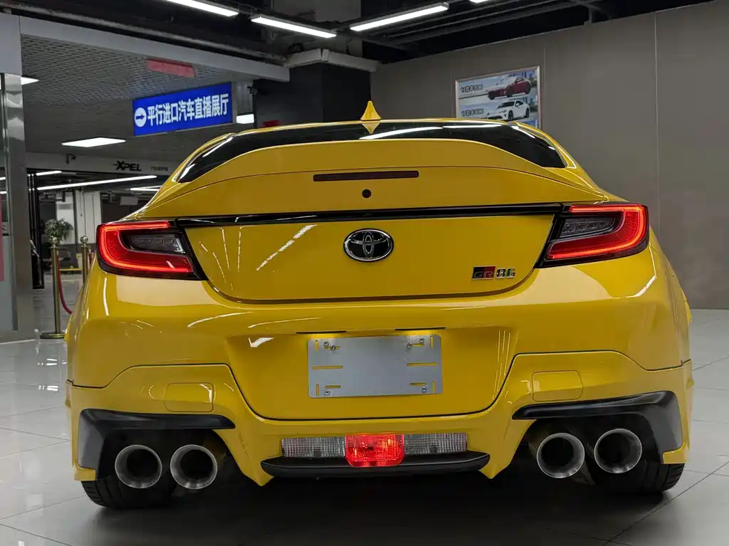 Toyota 86 2026 2.4L GR 86 Yuzu