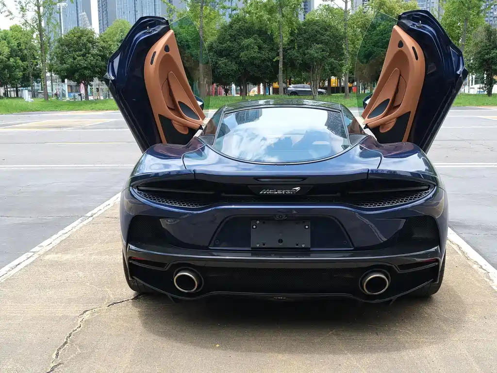 McLaren GT — миниатюра 9