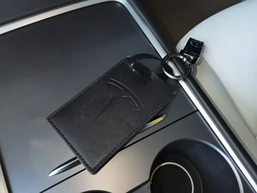 Tesla Model 3 — миниатюра 9