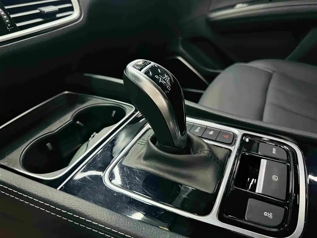 BYD MAX — миниатюра 15