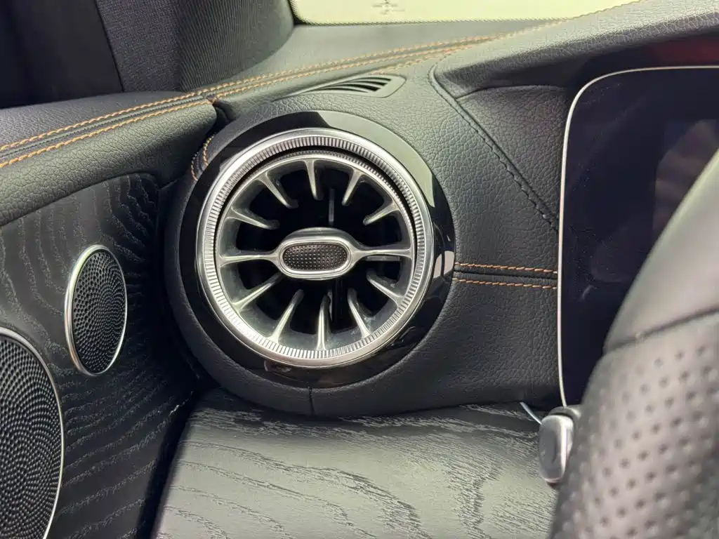 Mercedes-Benz E-Class (Import) — миниатюра 24