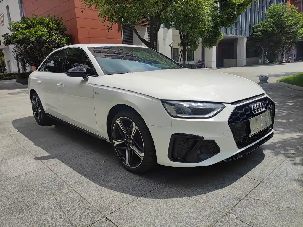 Audi A4L 2024 40 TFSI Luxury