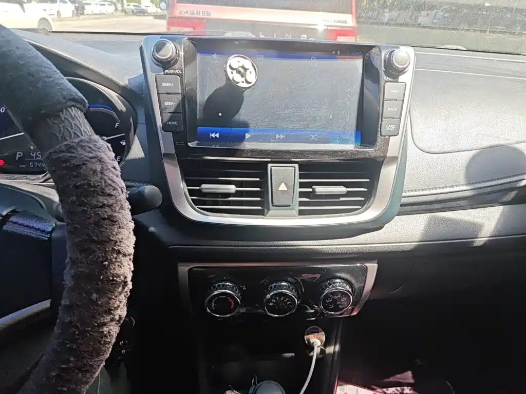 Toyota Yaris L — миниатюра 14