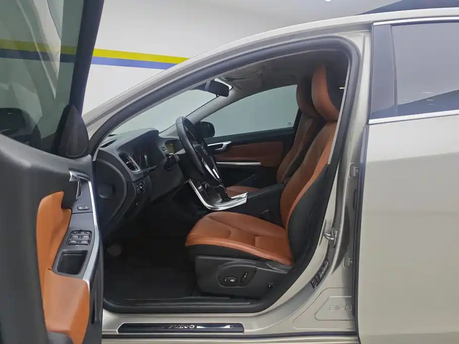Volvo S60 — миниатюра 9