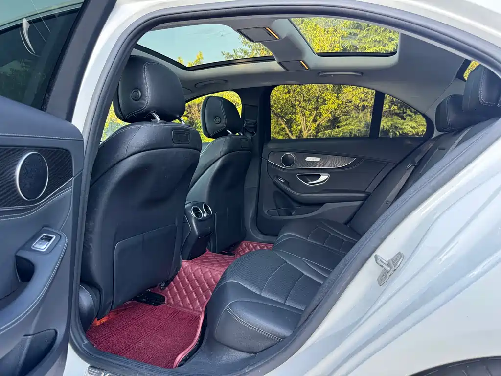 Mercedes-Benz C-Class — миниатюра 12