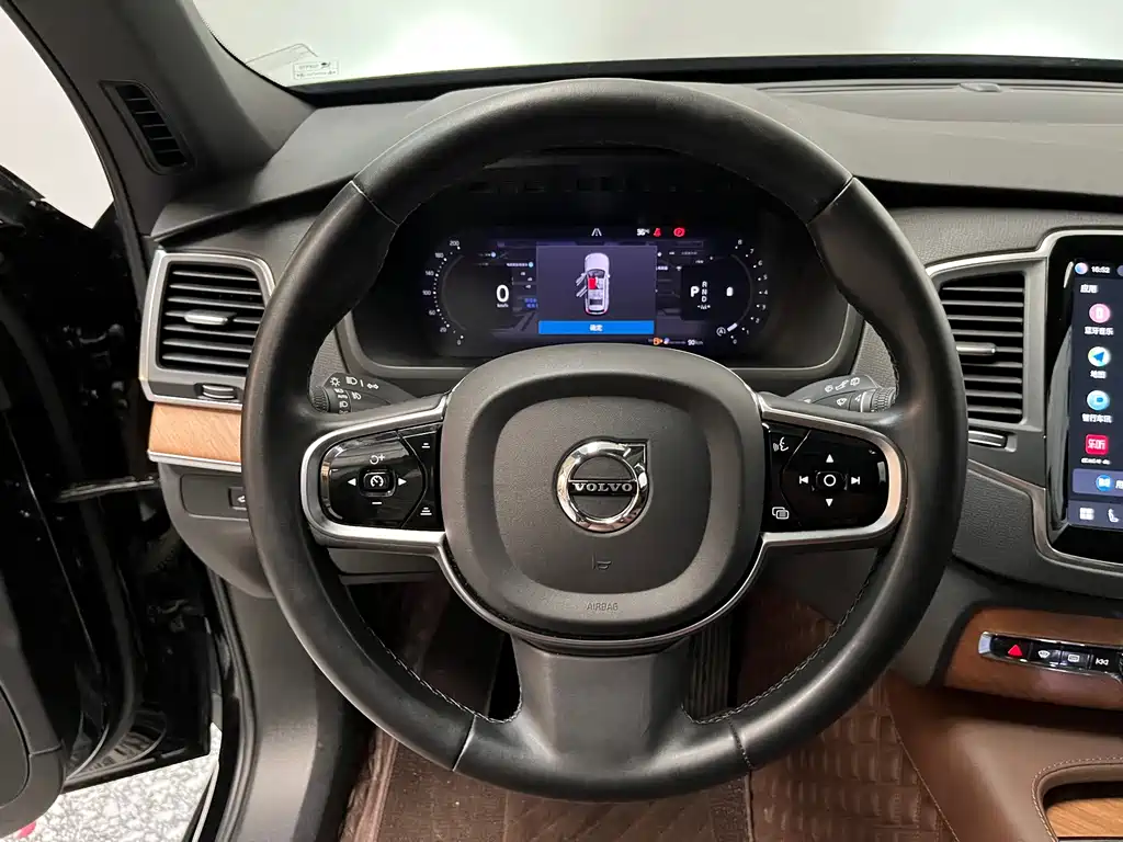 Volvo XC90 — миниатюра 8