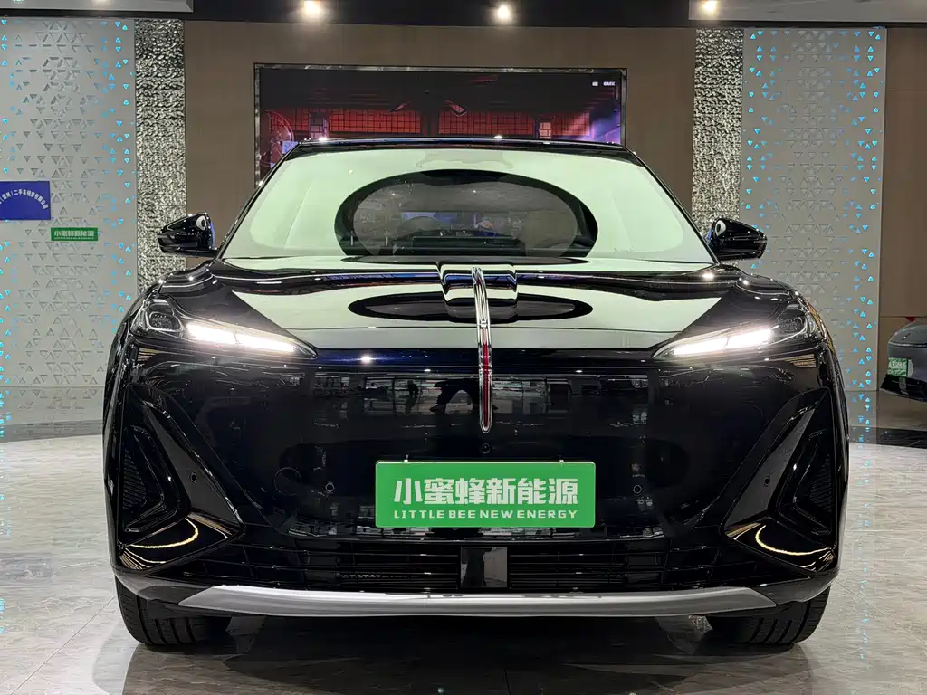 Hongqi 06 2025 700