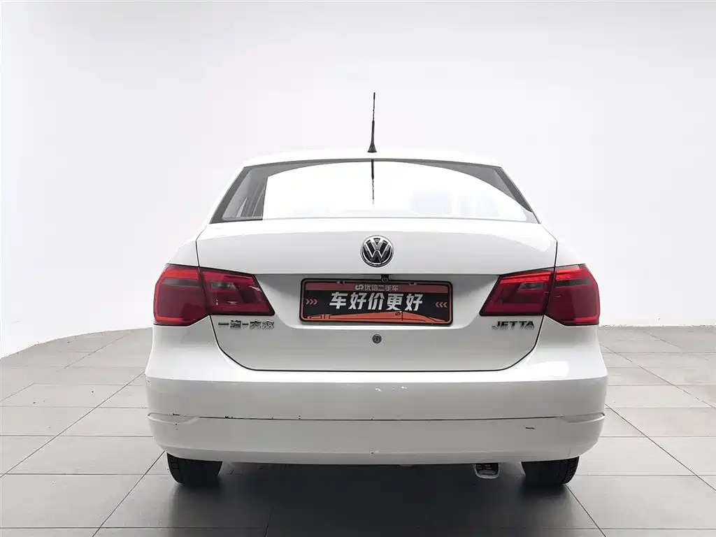 Volkswagen Jetta 2015 1.6L MT Fashion