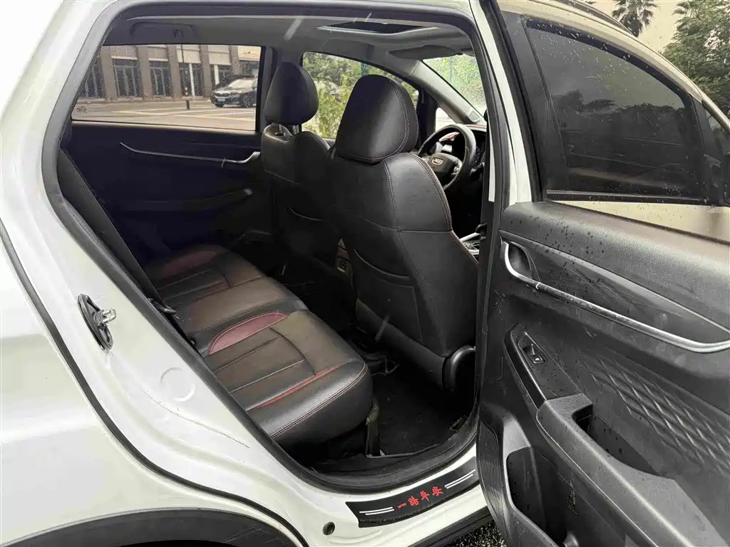 Geely Vision X3 — миниатюра 8