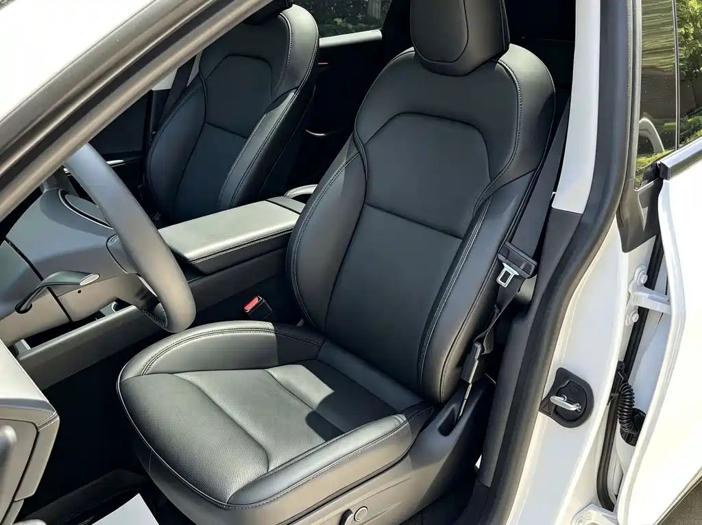 Tesla Model Y — миниатюра 14