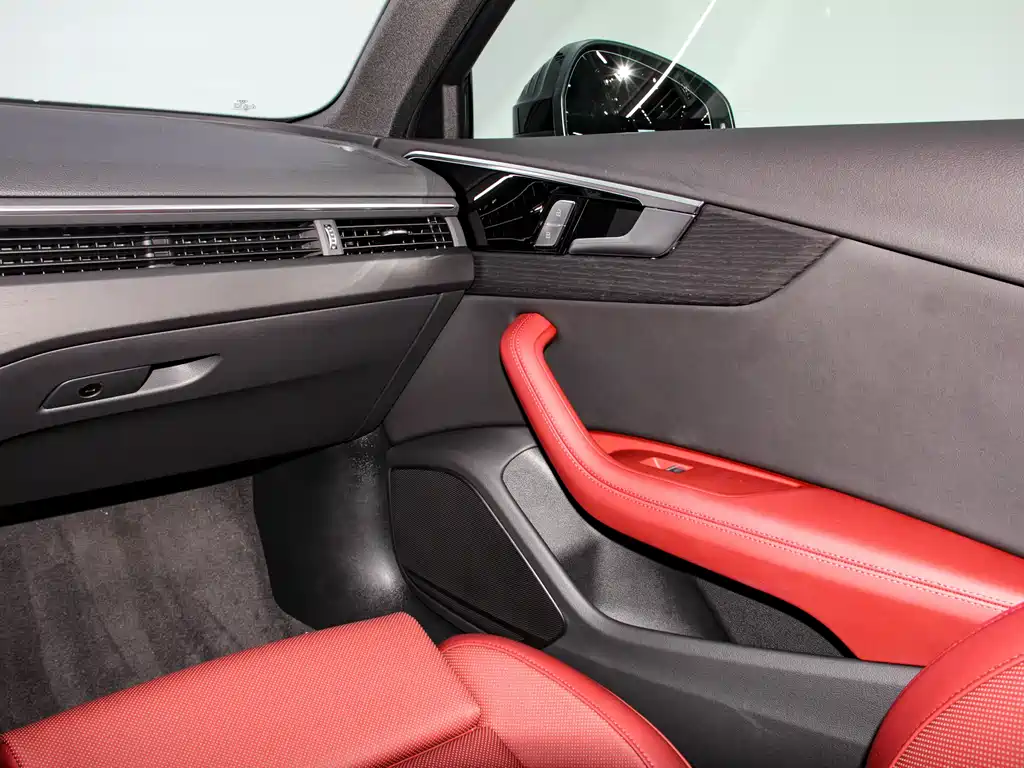 Audi A4L 2025 200 Enjoy 40 TFSI Luxury