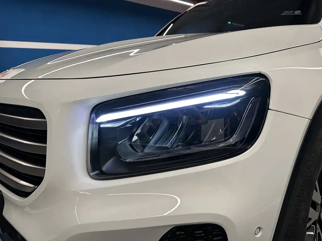 Mercedes-Benz GLB — миниатюра 10