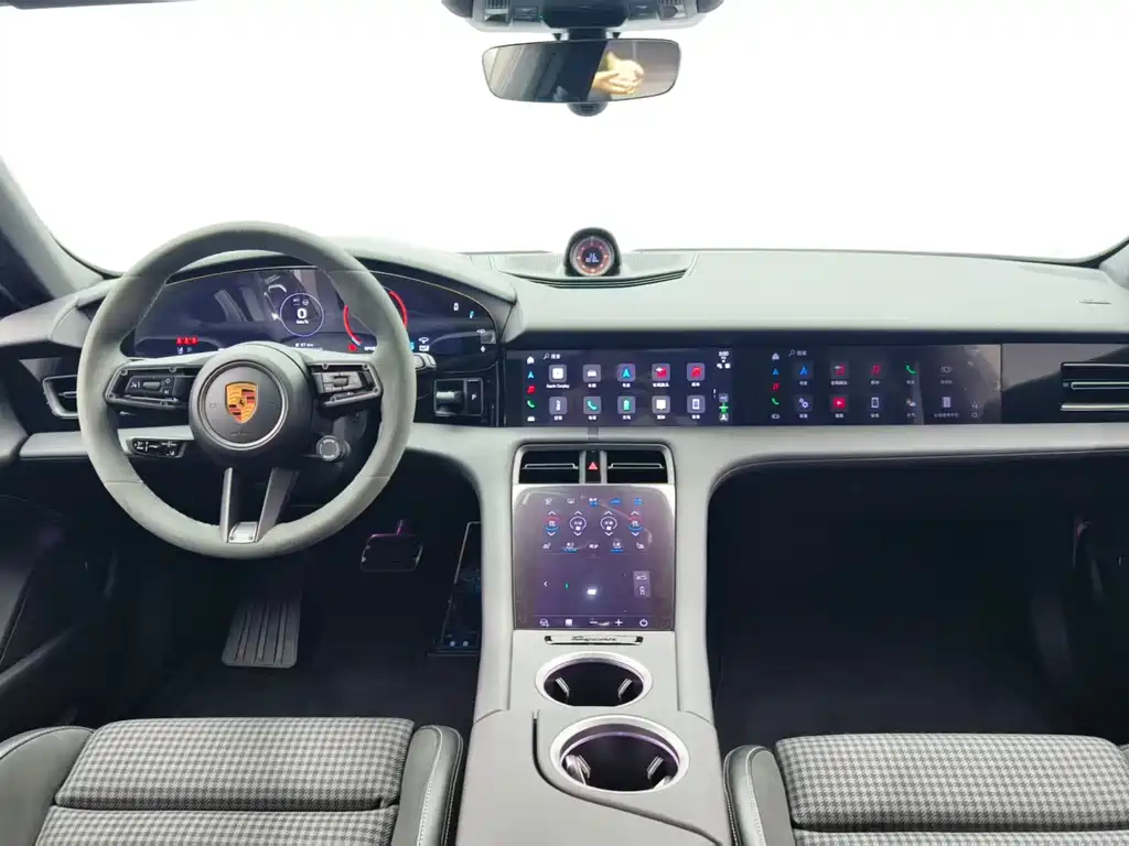 Porsche Taycan — миниатюра 10