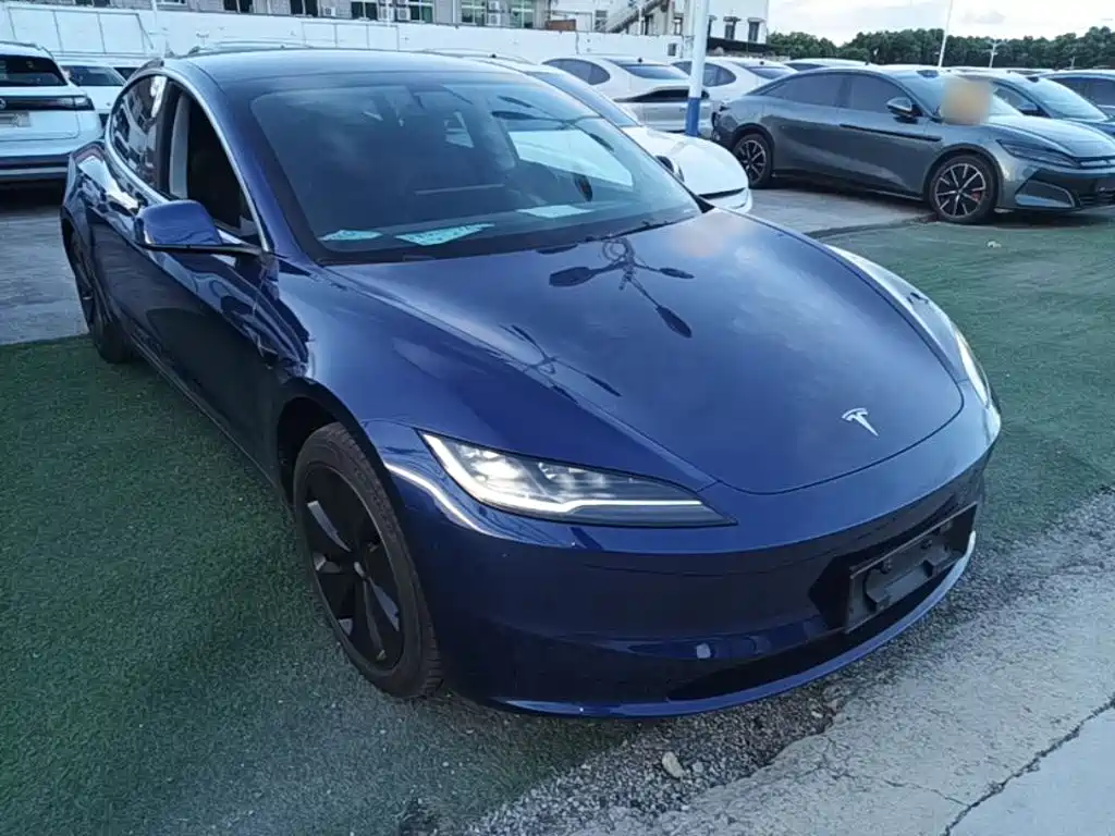Tesla Model 3 — миниатюра 4