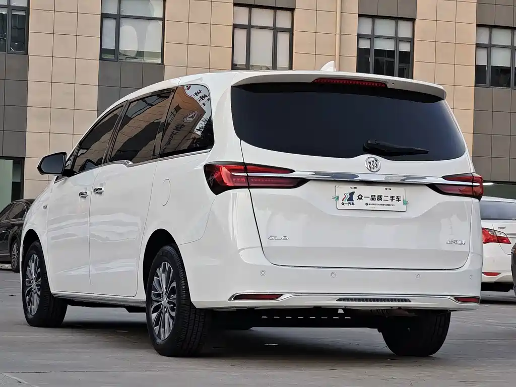 Buick GL8 — миниатюра 5
