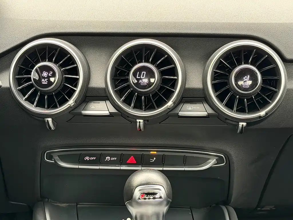 Audi TT — миниатюра 12