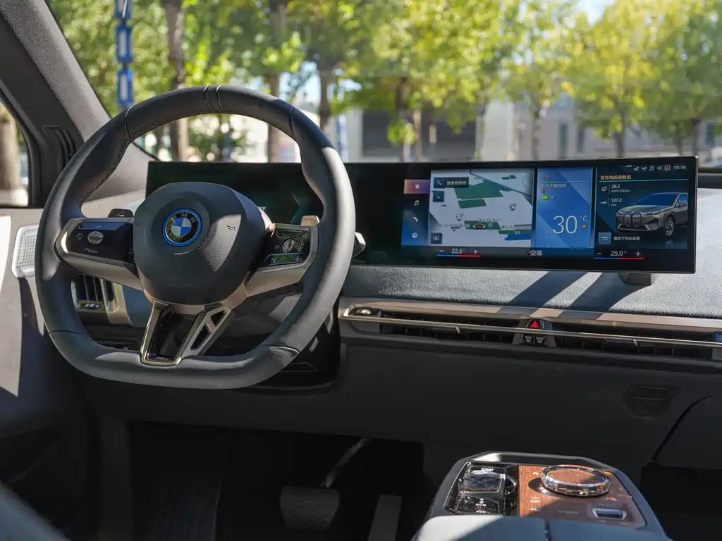 BMW iX M60 — миниатюра 13