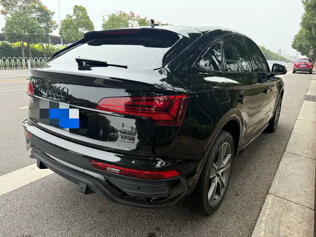 Audi Q5L Sportback — миниатюра 12