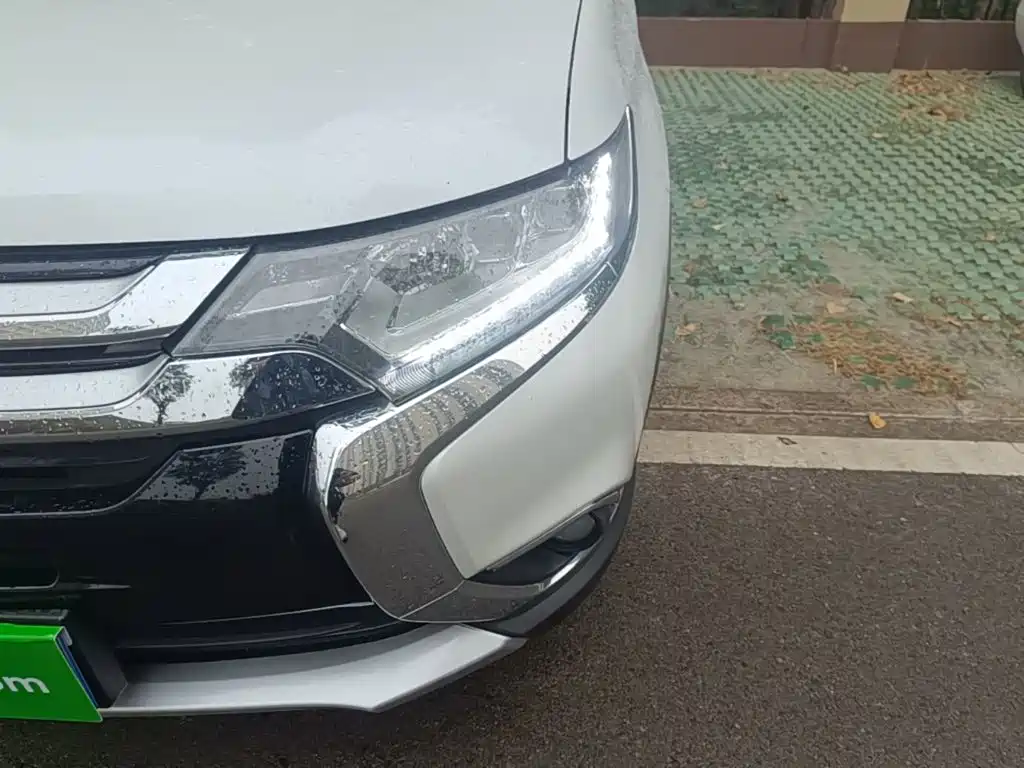 Mitsubishi Outlander — миниатюра 24