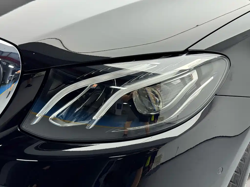Mercedes-Benz E-Class — миниатюра 20