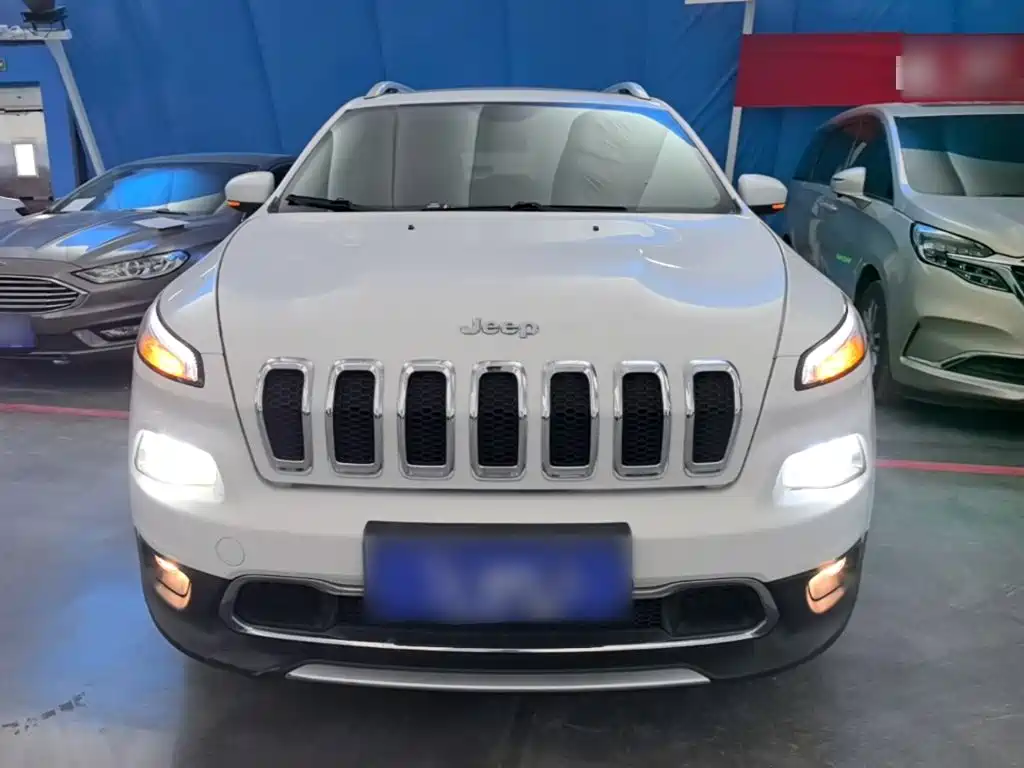 Jeep Cherokee — миниатюра 3
