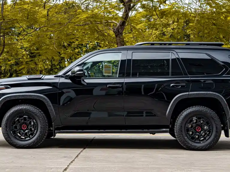 Toyota Sequoia — миниатюра 11