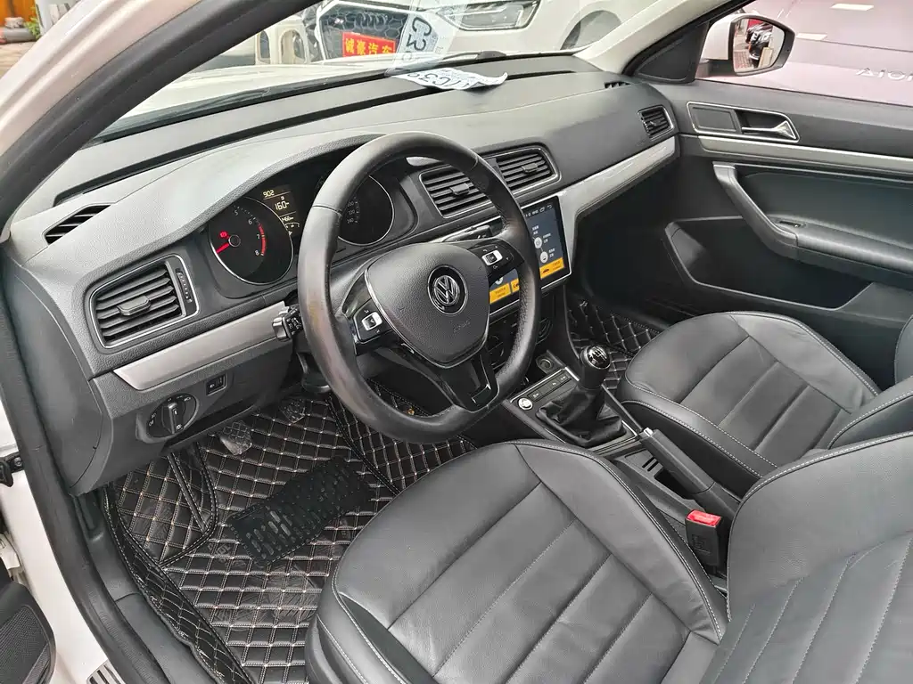 Volkswagen Lavida — миниатюра 4