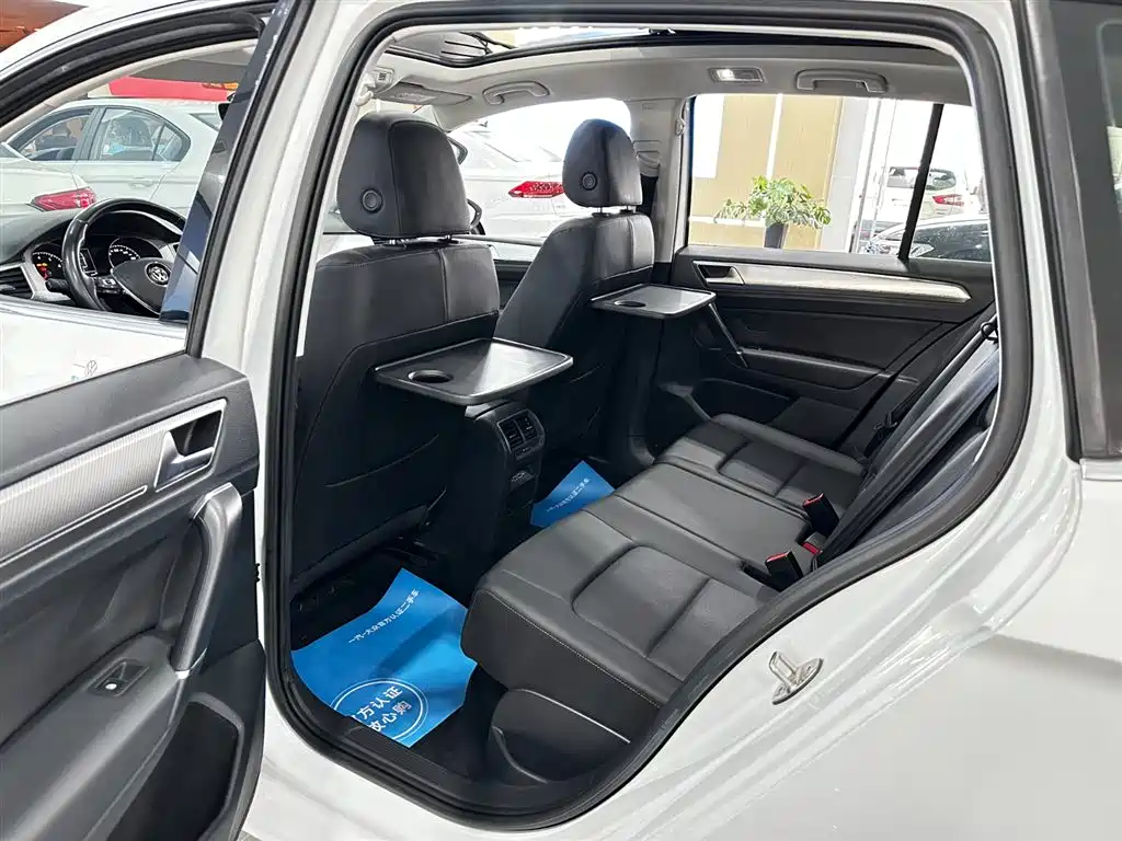 Volkswagen Golf Sportsvan — миниатюра 28