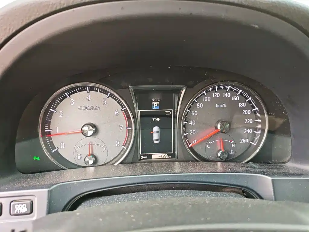 Toyota Crown — миниатюра 4