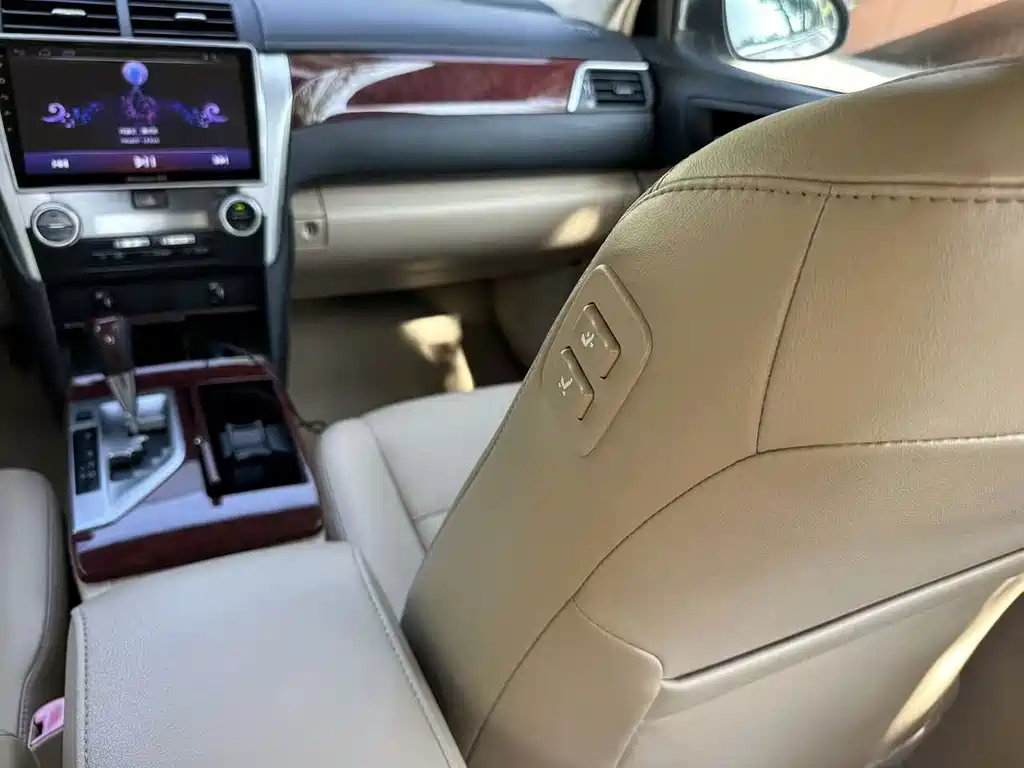 Toyota Camry — миниатюра 12