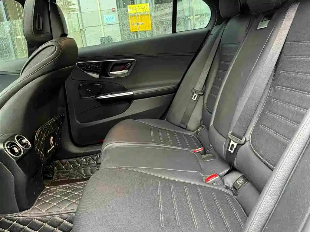 Mercedes-Benz C-Class — миниатюра 10