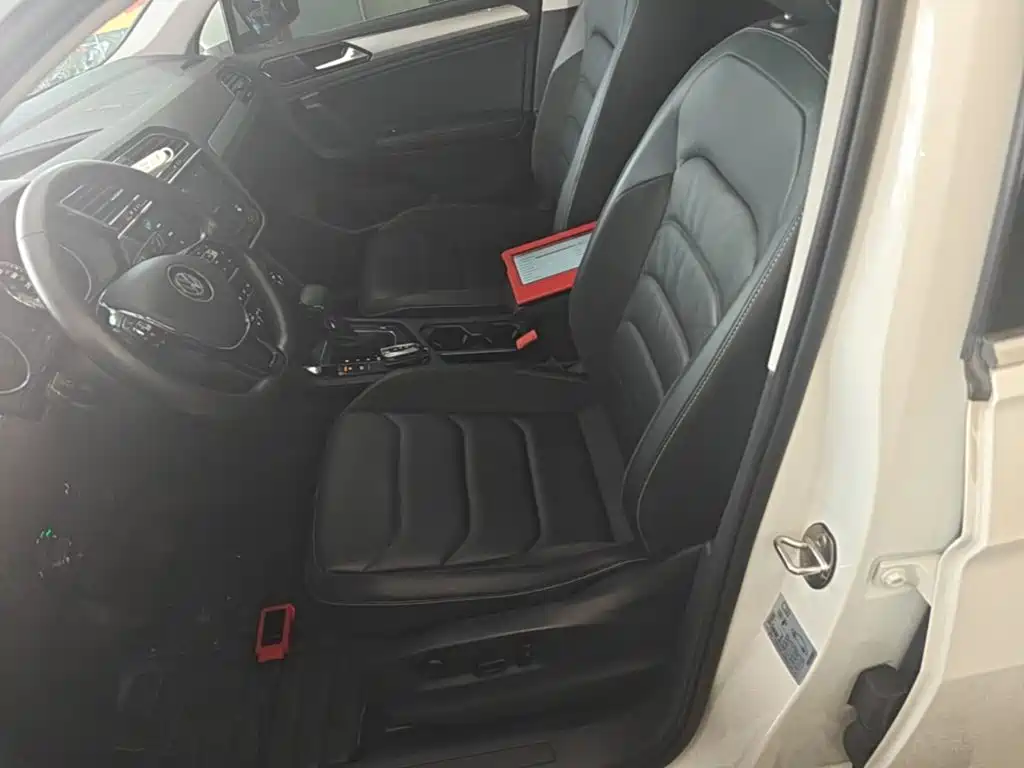 Volkswagen Tiguan L — миниатюра 15