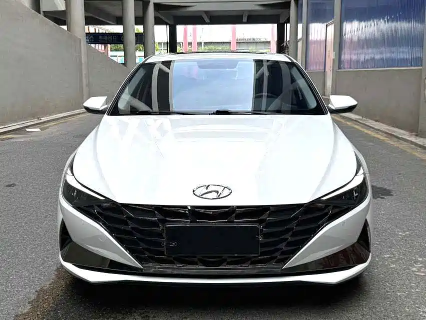 Hyundai Elantra — миниатюра 3