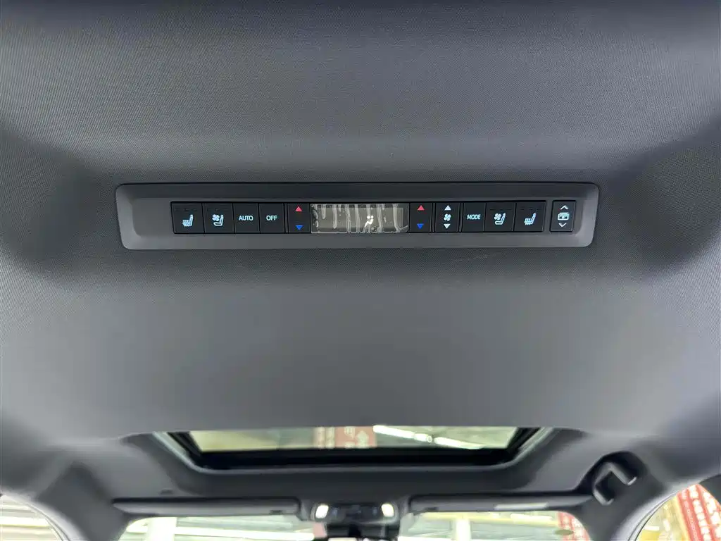 Toyota Sienna — миниатюра 12