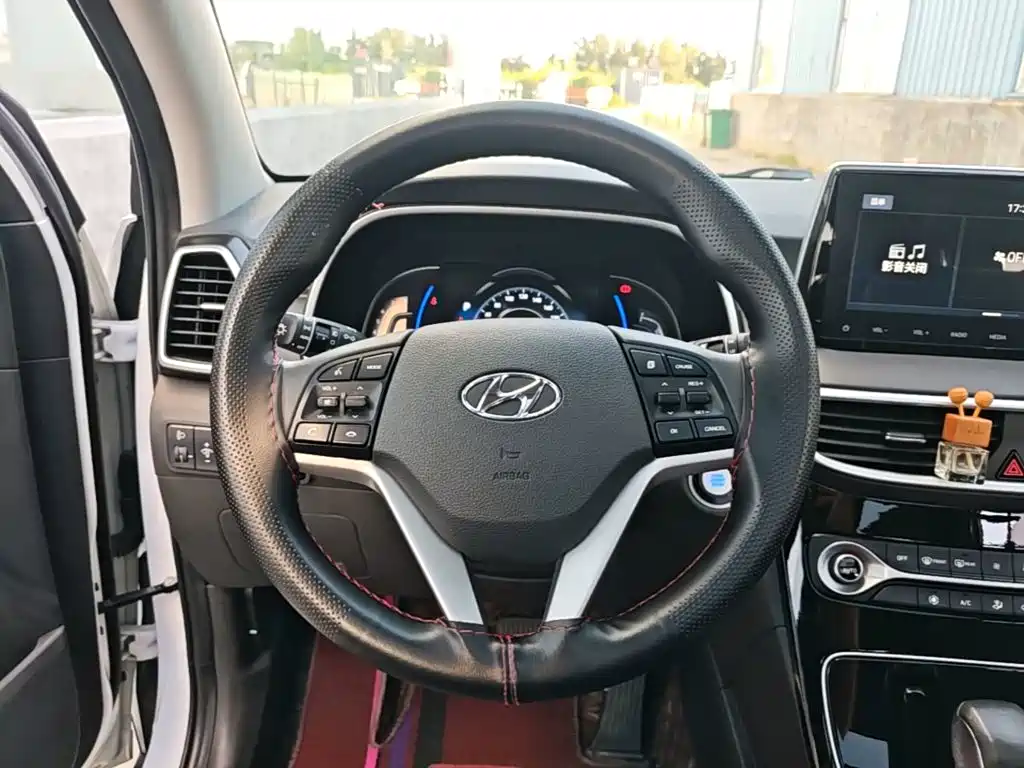 Hyundai Tucson — миниатюра 11