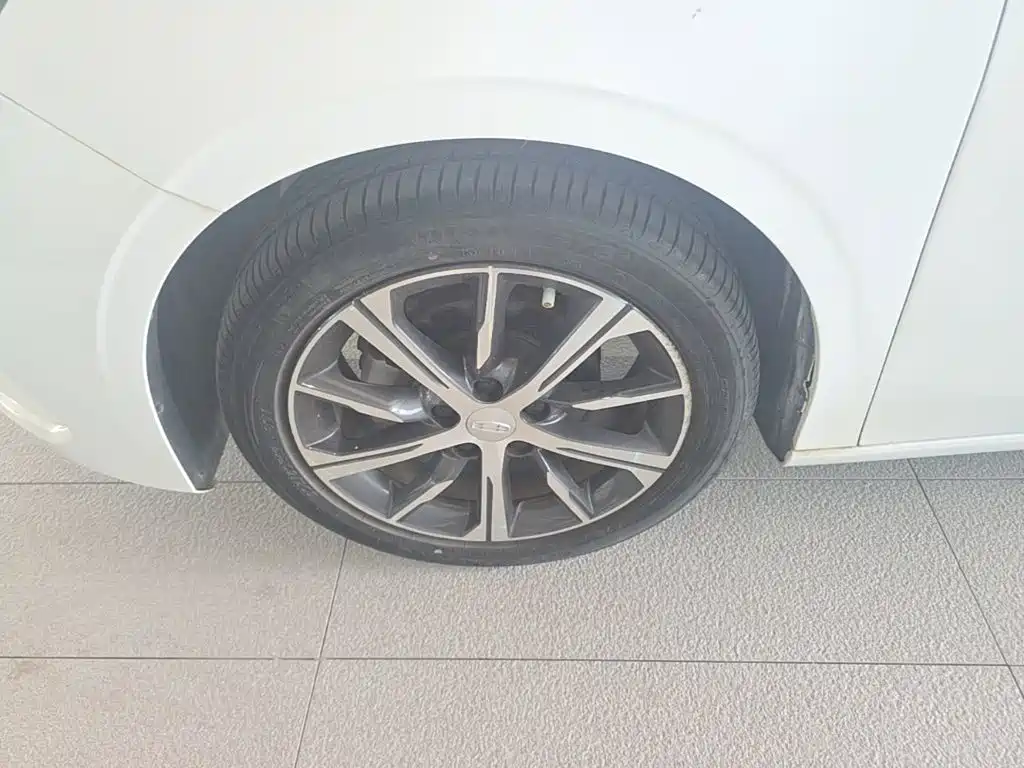 Geely Emgrand — миниатюра 23